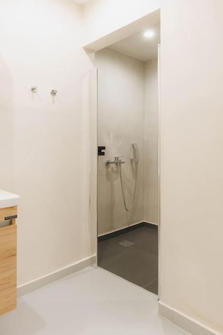 Modern Hiding Place In The Heart Of 雅典 外观 照片